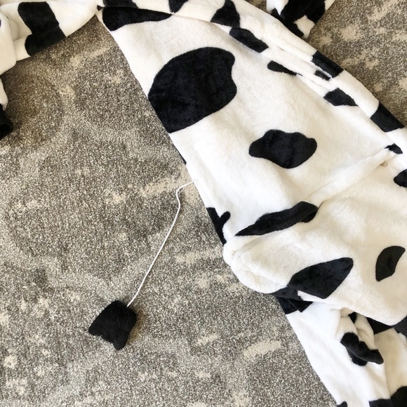 LAST ONE ☀️ Plush Adult Cow Onesie - Picture 5 of 5
